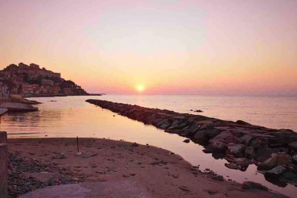 Appartamento Sul Mare Alla Foce إمبيريا المظهر الخارجي الصورة