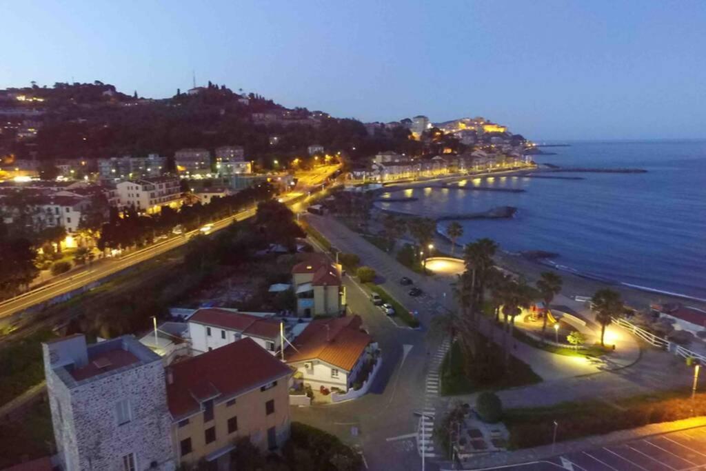 Appartamento Sul Mare Alla Foce إمبيريا المظهر الخارجي الصورة